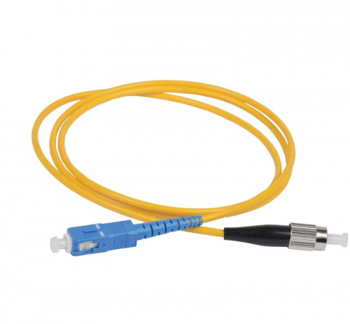 Патч-корд оптический коммутационный переходной для одномодового кабеля (SM); 9/125 (OS2); SC/UPC-FC/UPC; одинарного исполнения (Simplex); LSZH (дл.1м) ITK FPC09-SCU-FCU-C1L-1M в г. Санкт-Петербург 