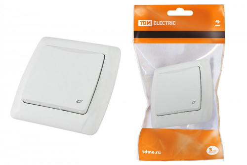 SQ1805-0014 Розетка с крышкой 2П+З с защитными шторками 16А 250В IP44 белая "Онега" TDM