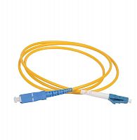 Патч-корд оптический коммутационный переходной для одномодового кабеля (SM); 9/125 (OS2); LC/UPC-SC/UPC; одинарного исполнения (Simplex); LSZH (дл.1м) ITK FPC09-LCU-SCU-C1L-1M в г. Санкт-Петербург 
