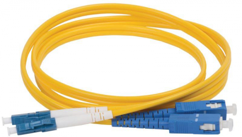 Патч-корд оптический коммутационный переходной для одномодового кабеля (SM); 9/125 (OS2); LC/UPC-SC/UPC (Duplex) (дл.70м) ITK FPC09-LCU-SCU-C2L-70M в г. Санкт-Петербург 